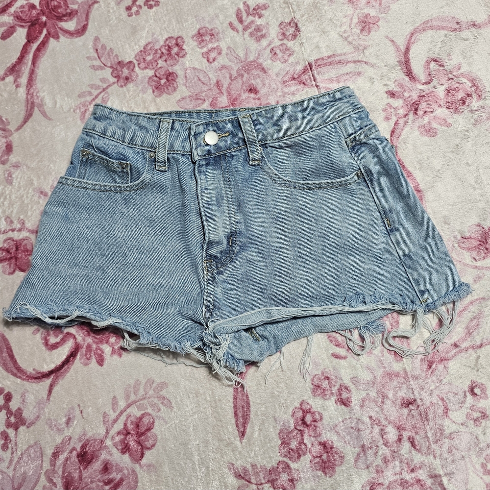 Dazy Light‎ Blue Frayed Hem Women's Jean Shorts